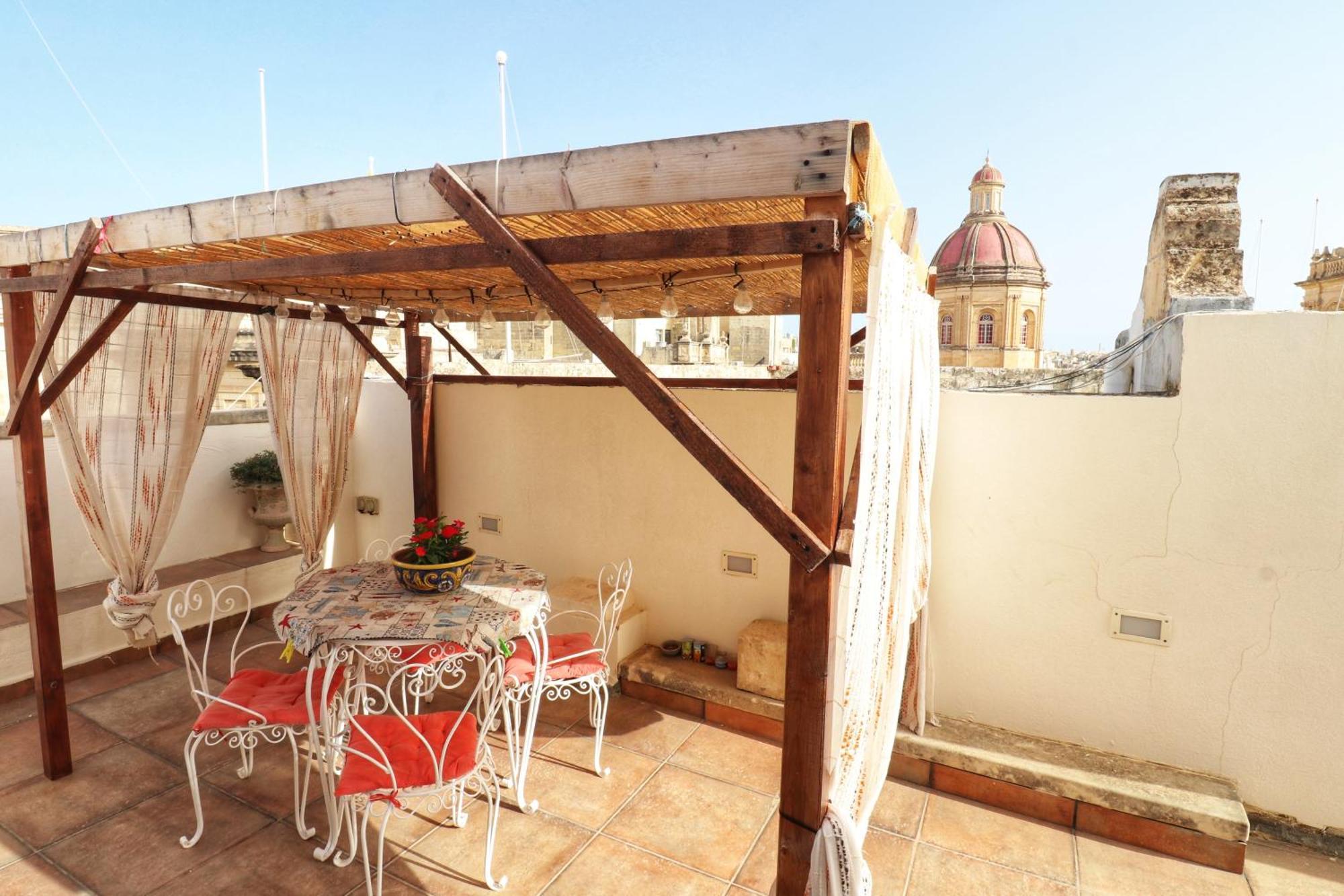 The Knight - Heritage & Art Home At Birgu Square Екстериор снимка