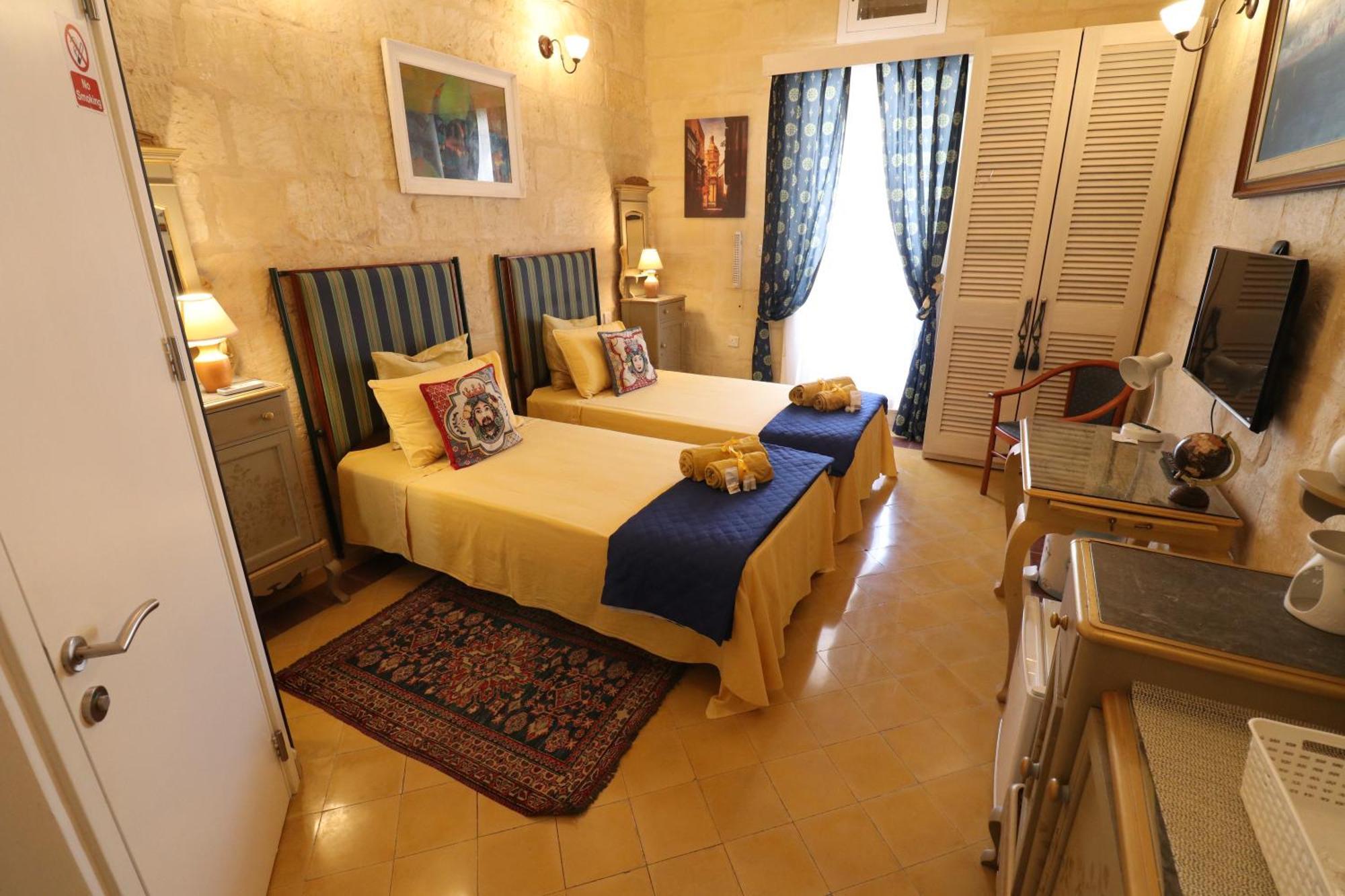 The Knight - Heritage & Art Home At Birgu Square Екстериор снимка