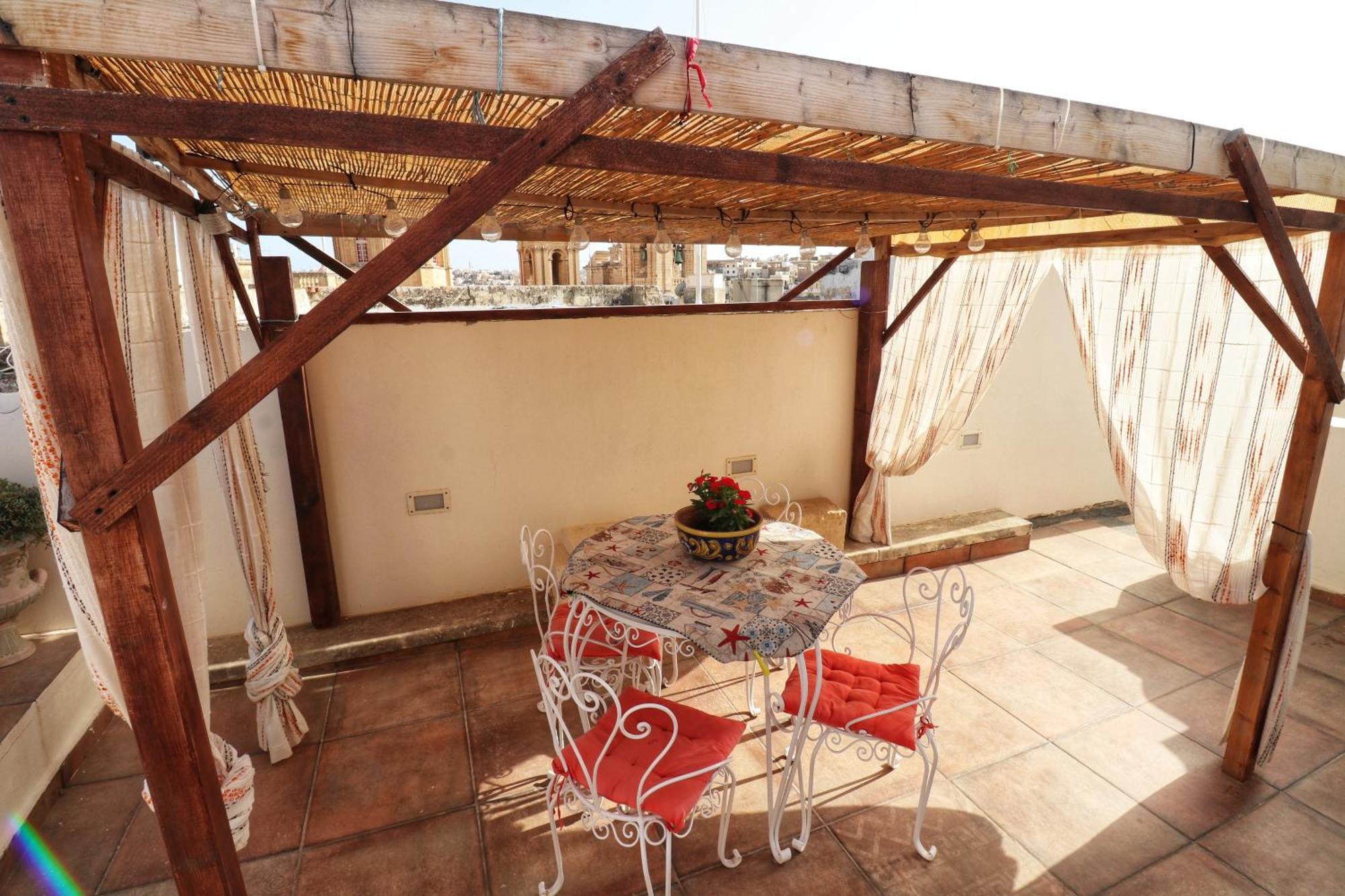 The Knight - Heritage & Art Home At Birgu Square Екстериор снимка