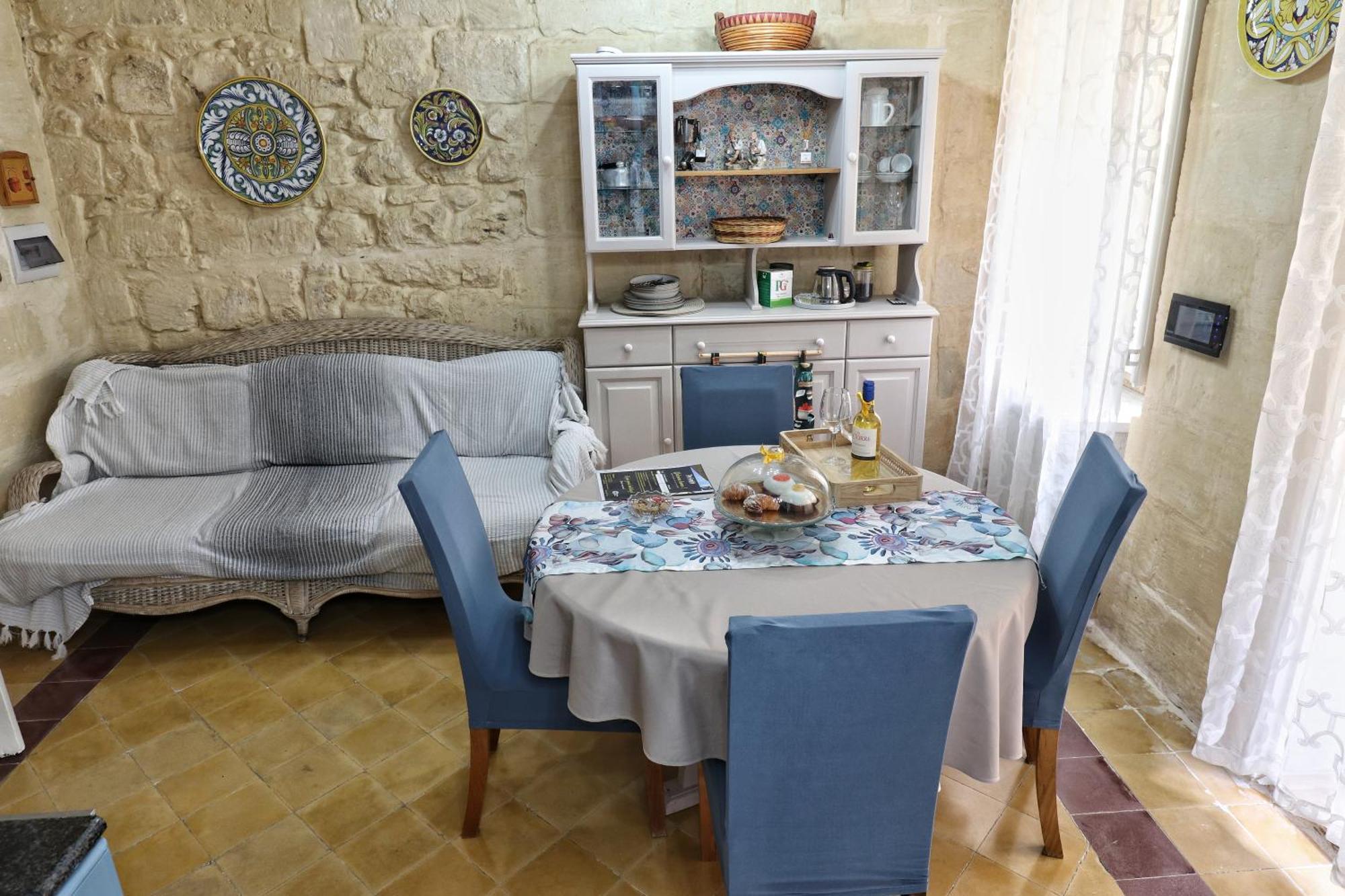 The Knight - Heritage & Art Home At Birgu Square Екстериор снимка