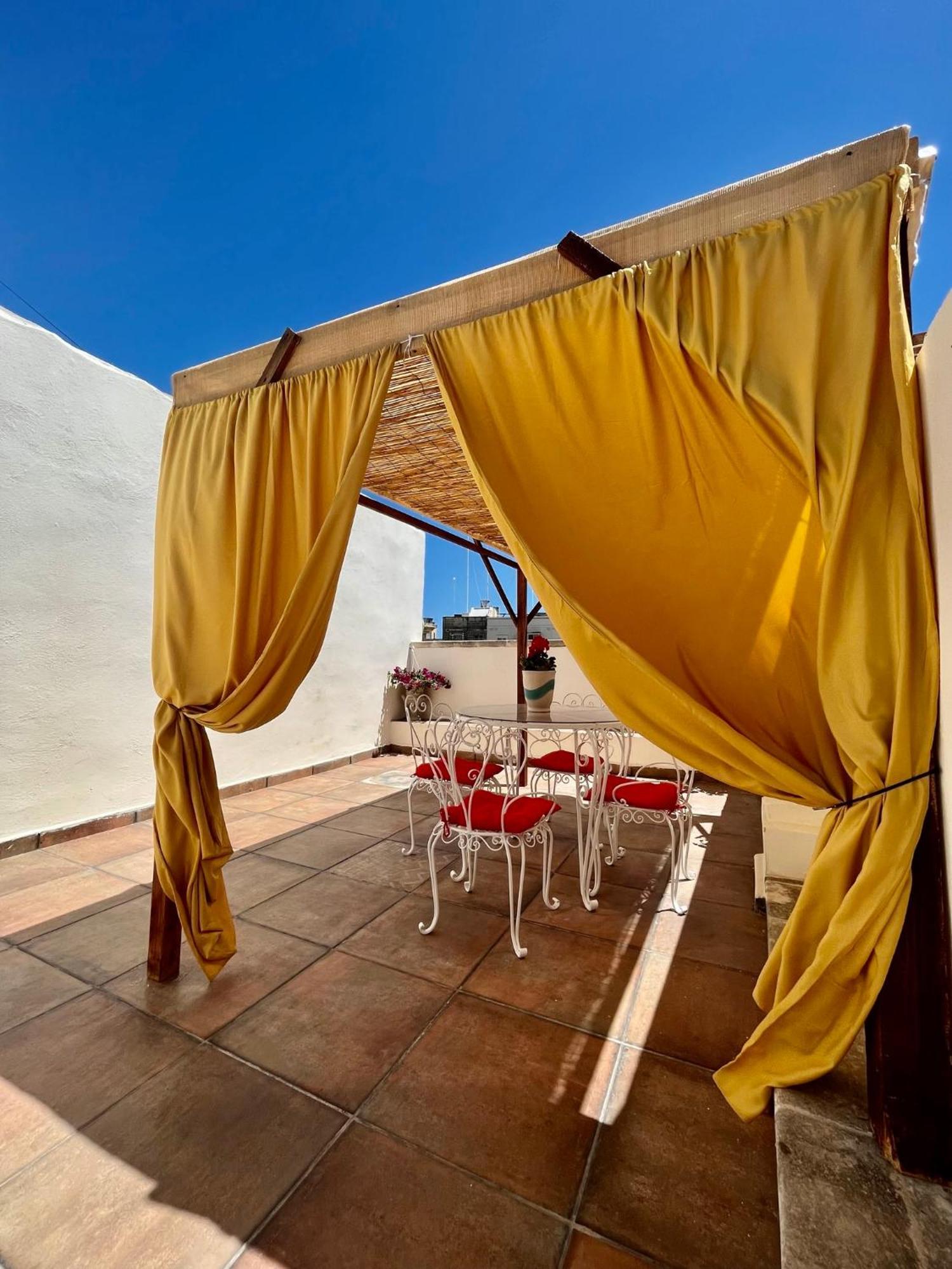 The Knight - Heritage & Art Home At Birgu Square Екстериор снимка