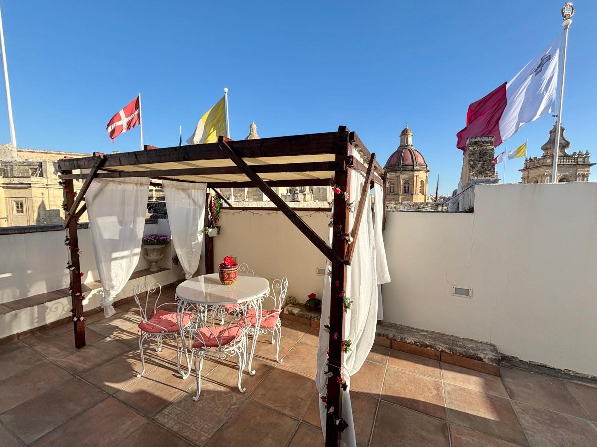 The Knight - Heritage & Art Home At Birgu Square Екстериор снимка